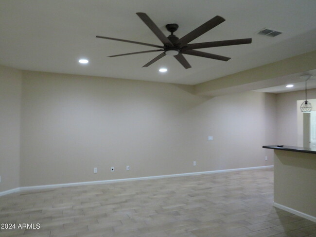 Building Photo - 7836 W Rock Springs Dr