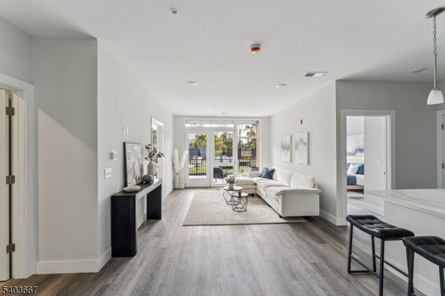 Foto del edificio - 140 W Webster Ave