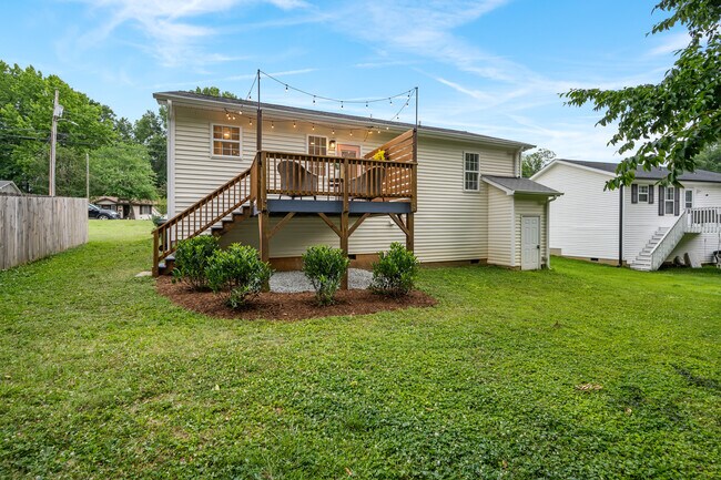 Building Photo - 2336 Milburnie Rd