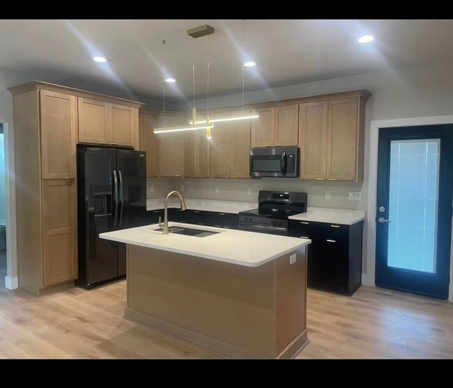 Building Photo - 1113 Dahl Rd