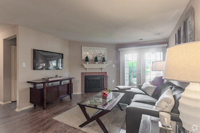 2HAB,2BA,-934SF The Preakness - Steeplechase Apartments