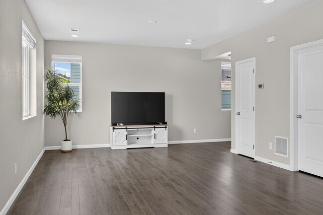 Foto del edificio - 360 Marlowe Ct