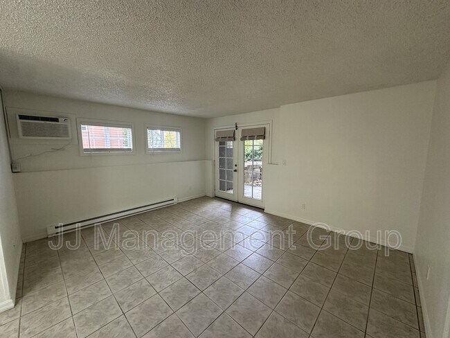 Foto del edificio - 1723 W 8th Ave