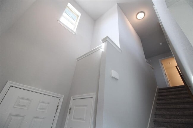 Building Photo - 1320 Ambler Dr