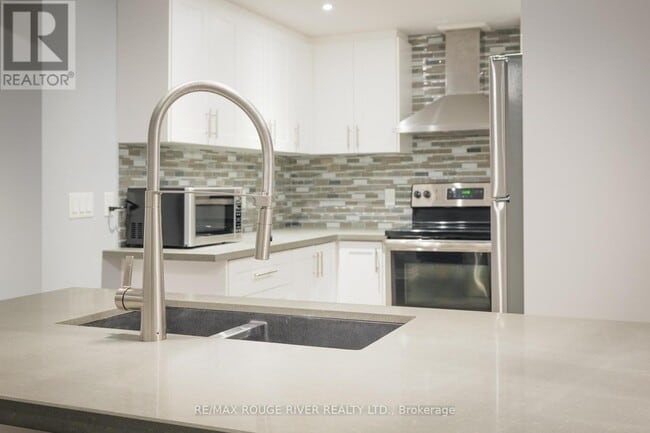 Building Photo - 478 Summerpark Cres