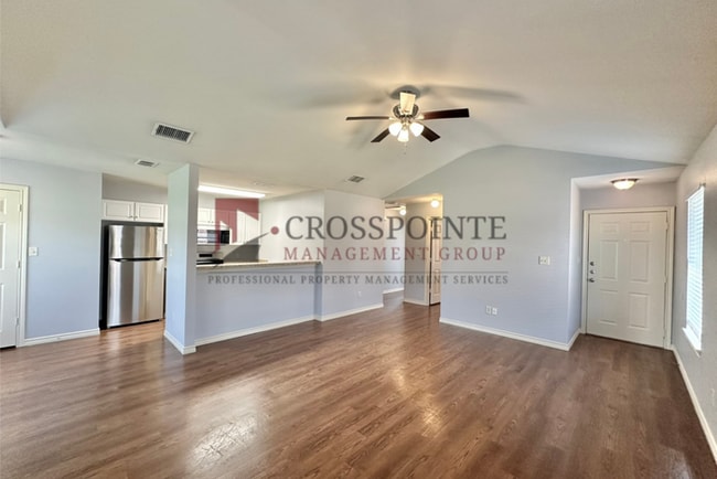 Foto del edificio - 2 Bedroom 2 Bath Duplex at Mansion Creek in Tyler! 1/2 OFF your first full month’s rent!