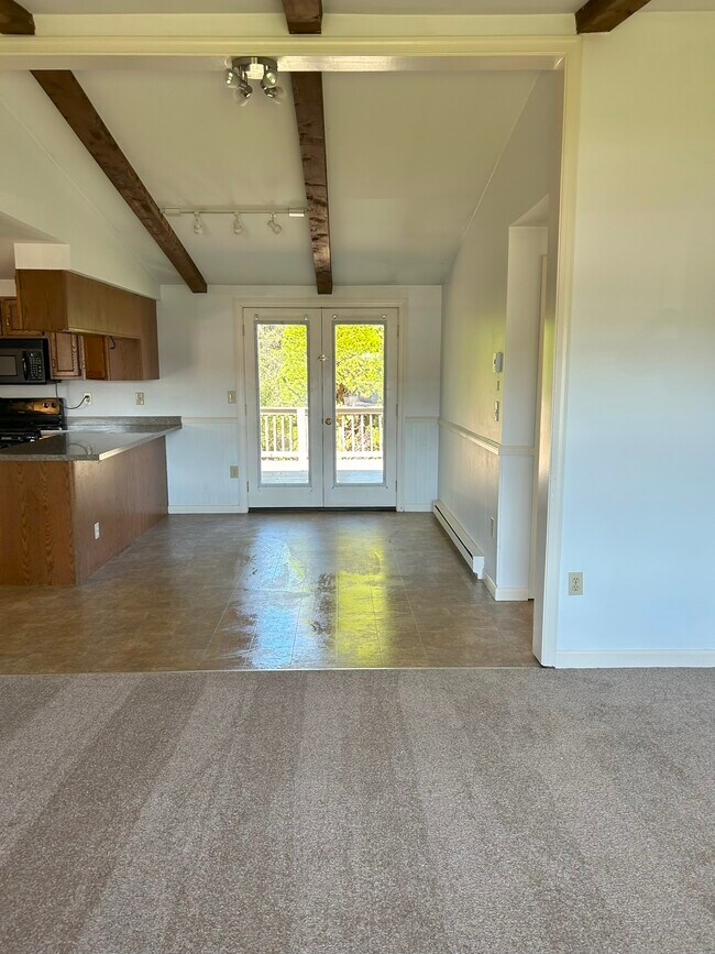 Dining area and kitchen - 24 Marsh Dr