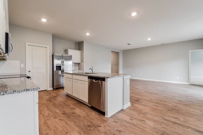 Building Photo - 398 Cottontail Ln