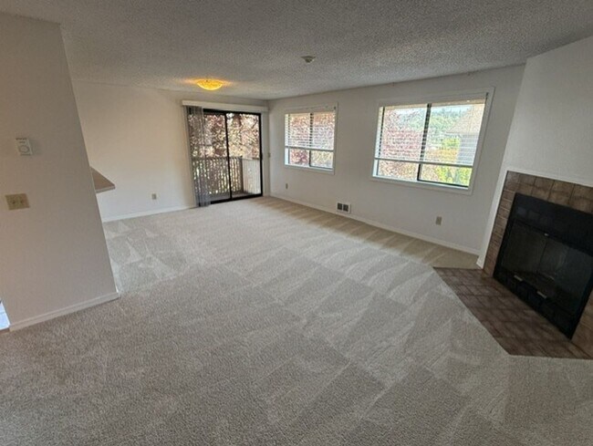 Foto del edificio - Price 4-Plex - Bothell