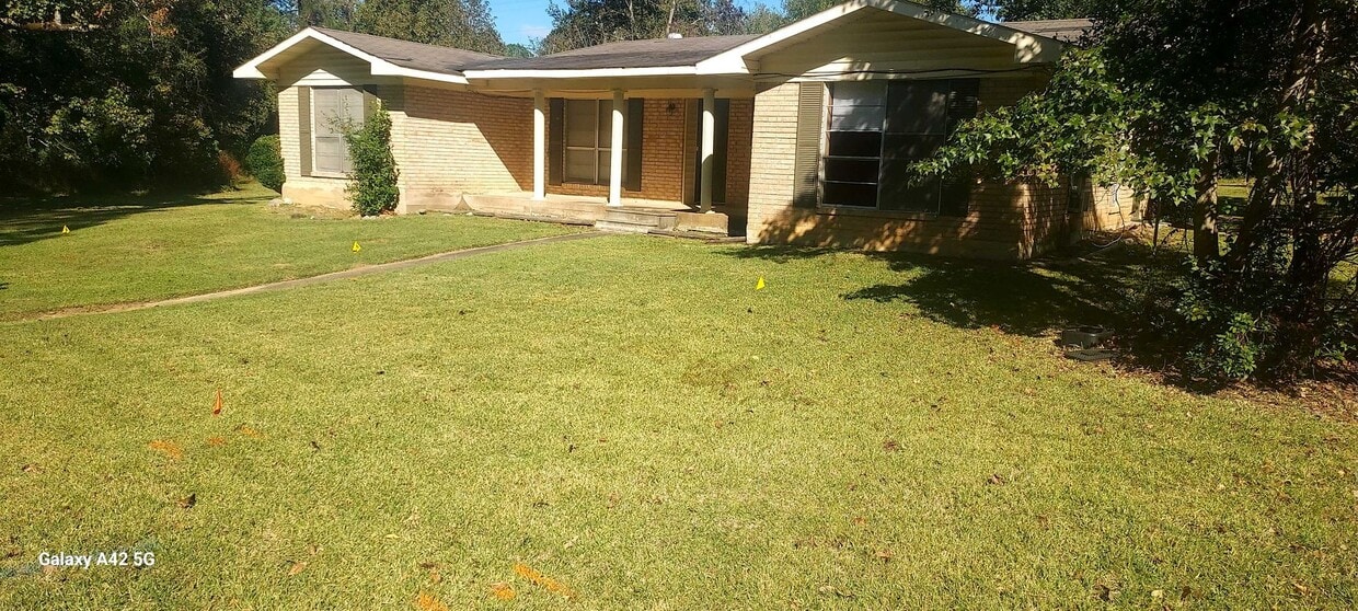 Foto principal - 207 Shepherd Dr