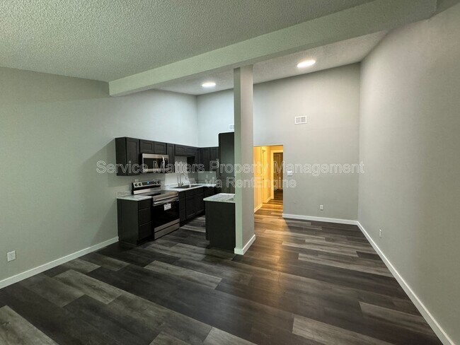 Building Photo - 485 N Fairfield Dr
