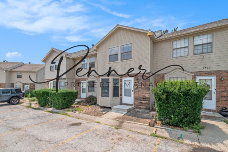 Foto principal - 1711 SW PARKRIDGE Dr