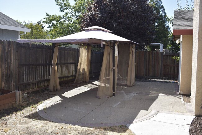 Foto del edificio - 9153 Palmerson Dr