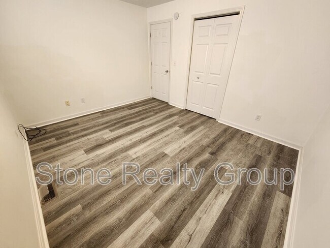 Building Photo - 760 S Fulton St