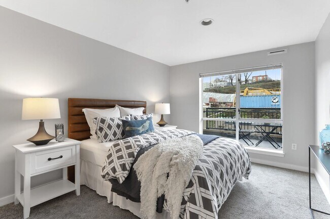 Building Photo - . Beautiful Condo - International District -