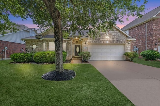 Building Photo - 15215 Millers Run Ln