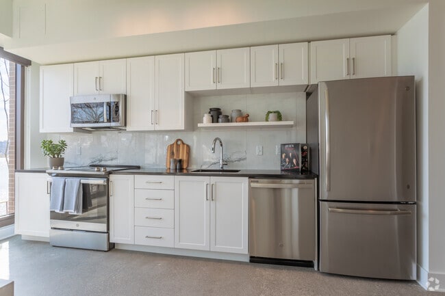 1BR, 1BA - 654SF - Watermark at Buzzard Point Apartments