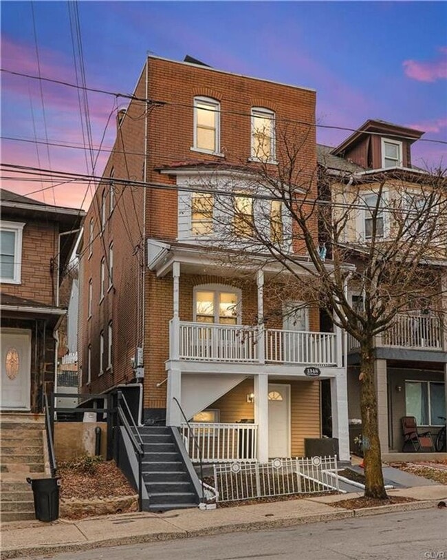 Building Photo - 1348 E 6th St