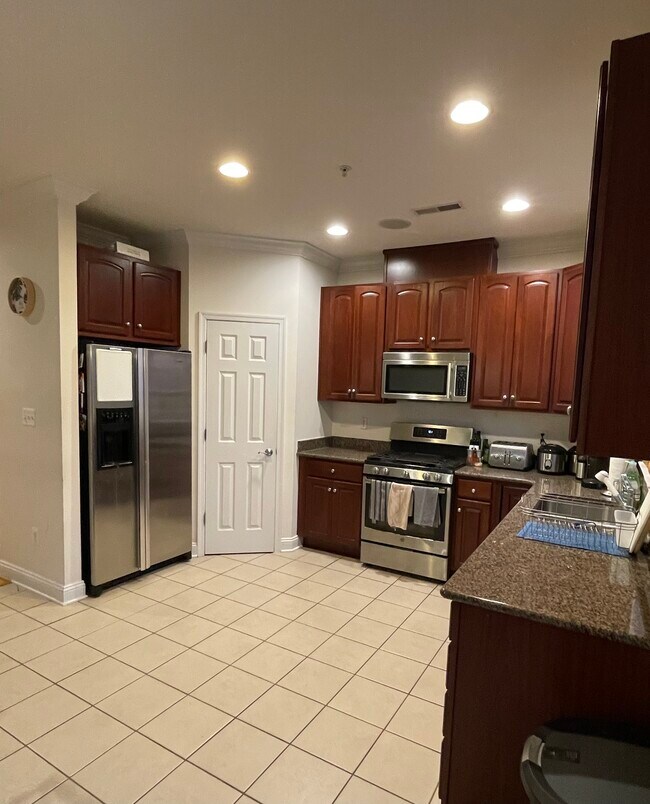 Kitchen - 803 McHenry St