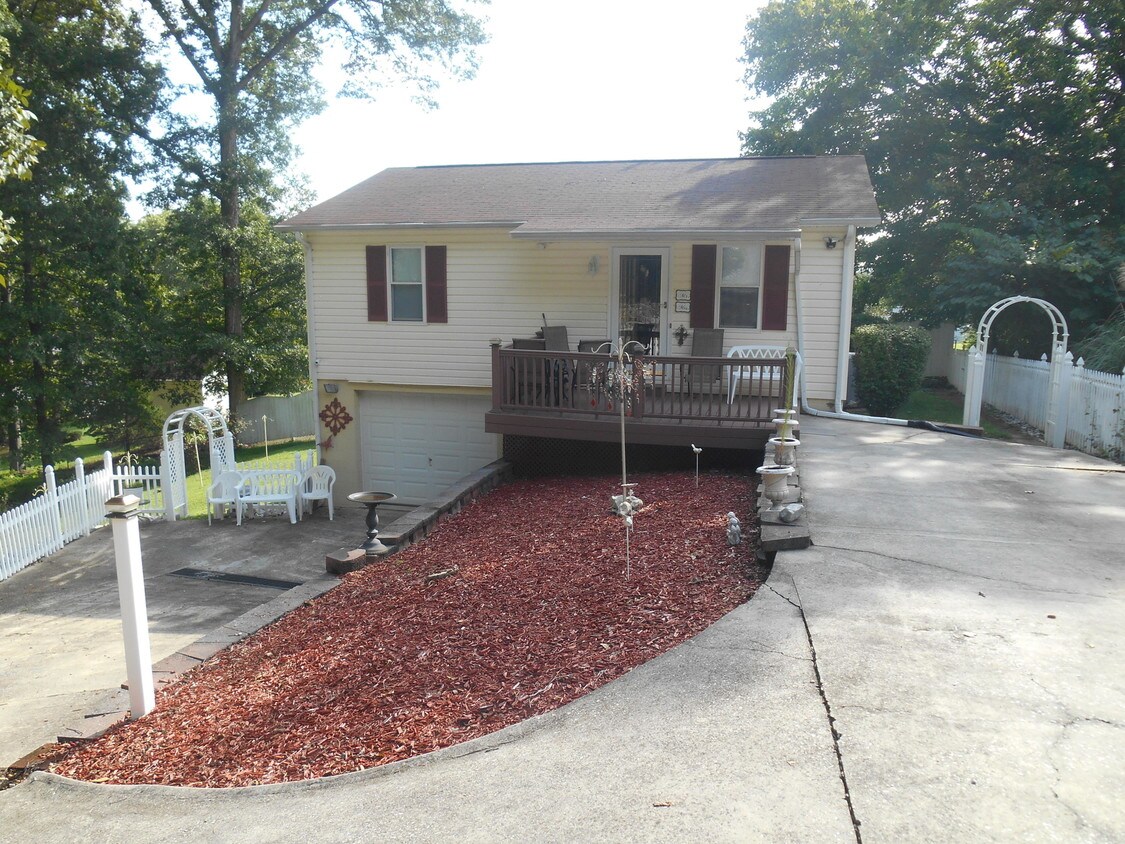 Primary Photo - 2013 Bice Rd