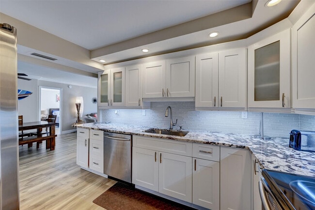 Building Photo - 531 N Ocean Blvd