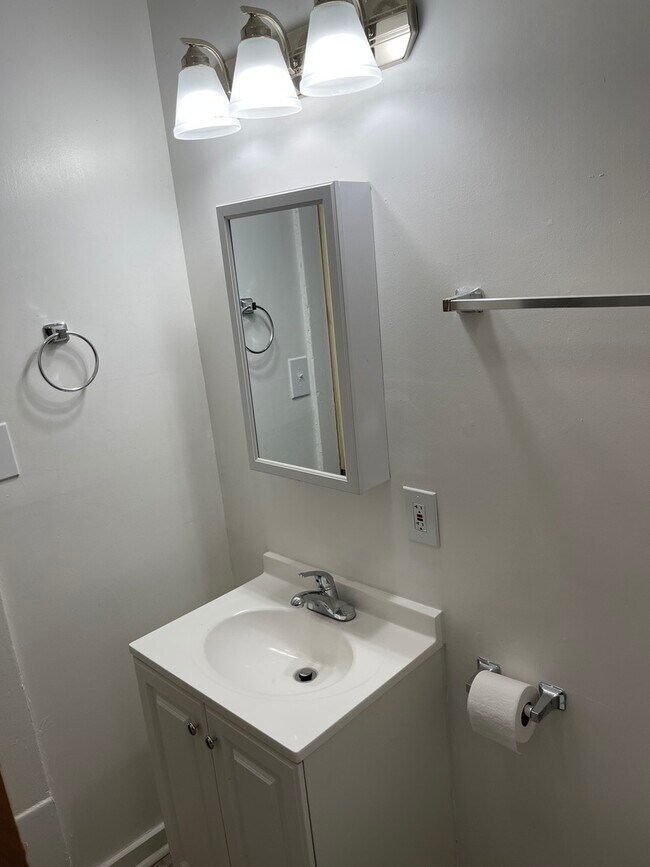 Foto del edificio - 4417 W Gladys Ave