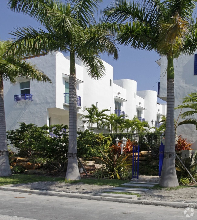 Building Photo - Lotus Townhomes