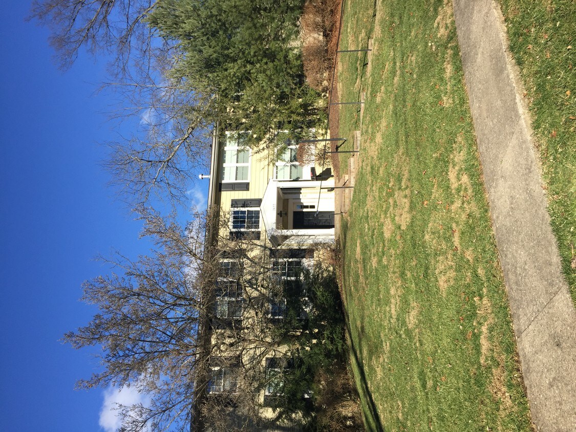 Primary Photo - 3673 Beecham Ln
