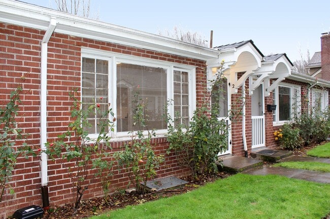 Building Photo - 1007 NE Tillamook St