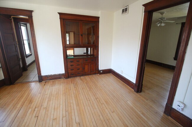 Building Photo - Welcome Home to this Beautiful Apartment i...