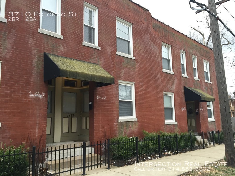 Primary Photo - Stunning Tower Grove South Townhouse