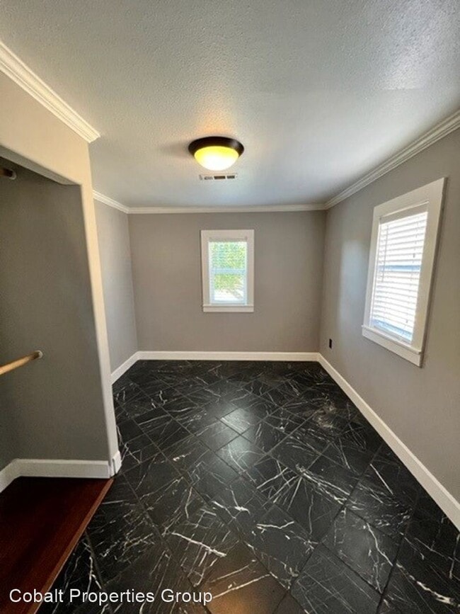 Building Photo - 4 br, 1.5 bath House - 107 NW Cedar Ave