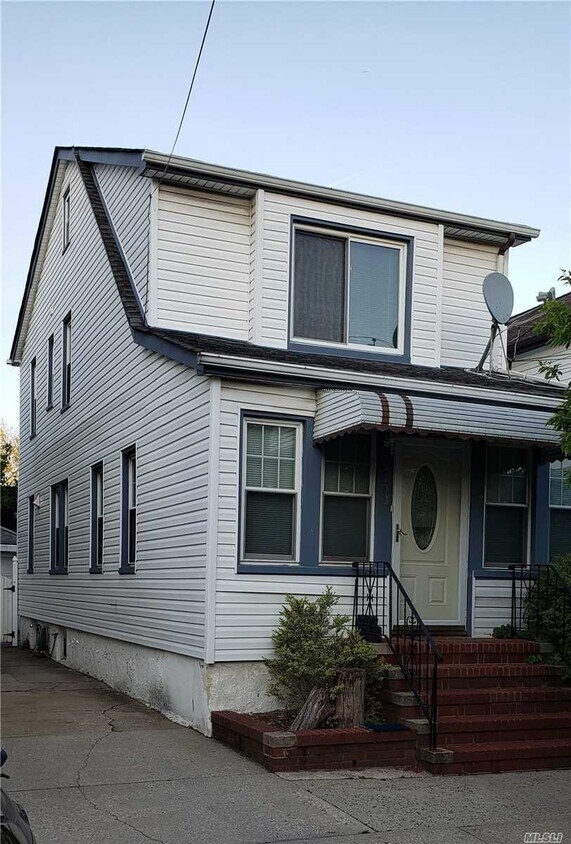 Foto principal - 9233 246th St