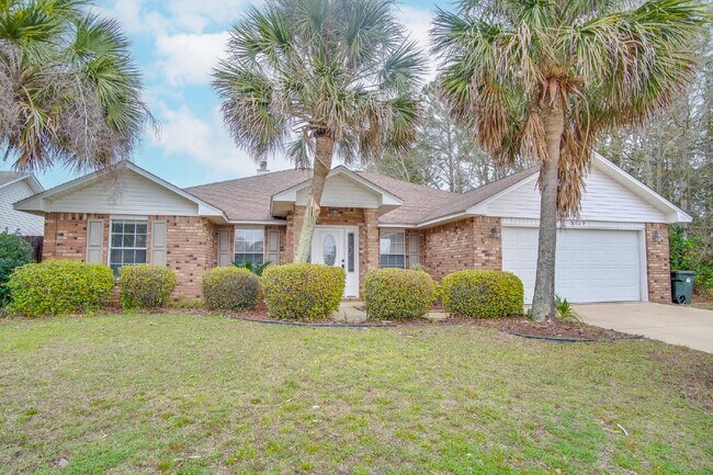 Foto del edificio - Updated 4BR/3BA Brick Home Near NAS Pensacola with Office & Screened Porch