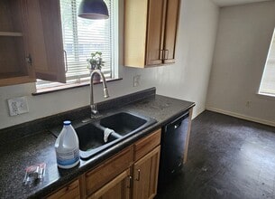 Building Photo - 3303 Roaming Woods Ln