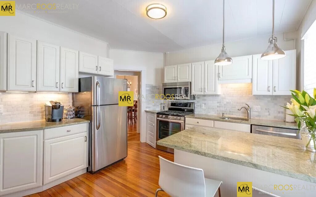 Primary Photo - 125 Browne St