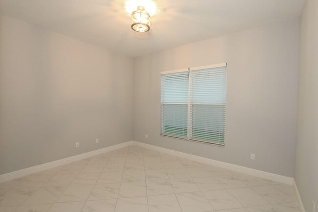 Building Photo - 9344 SW Pepoli Way