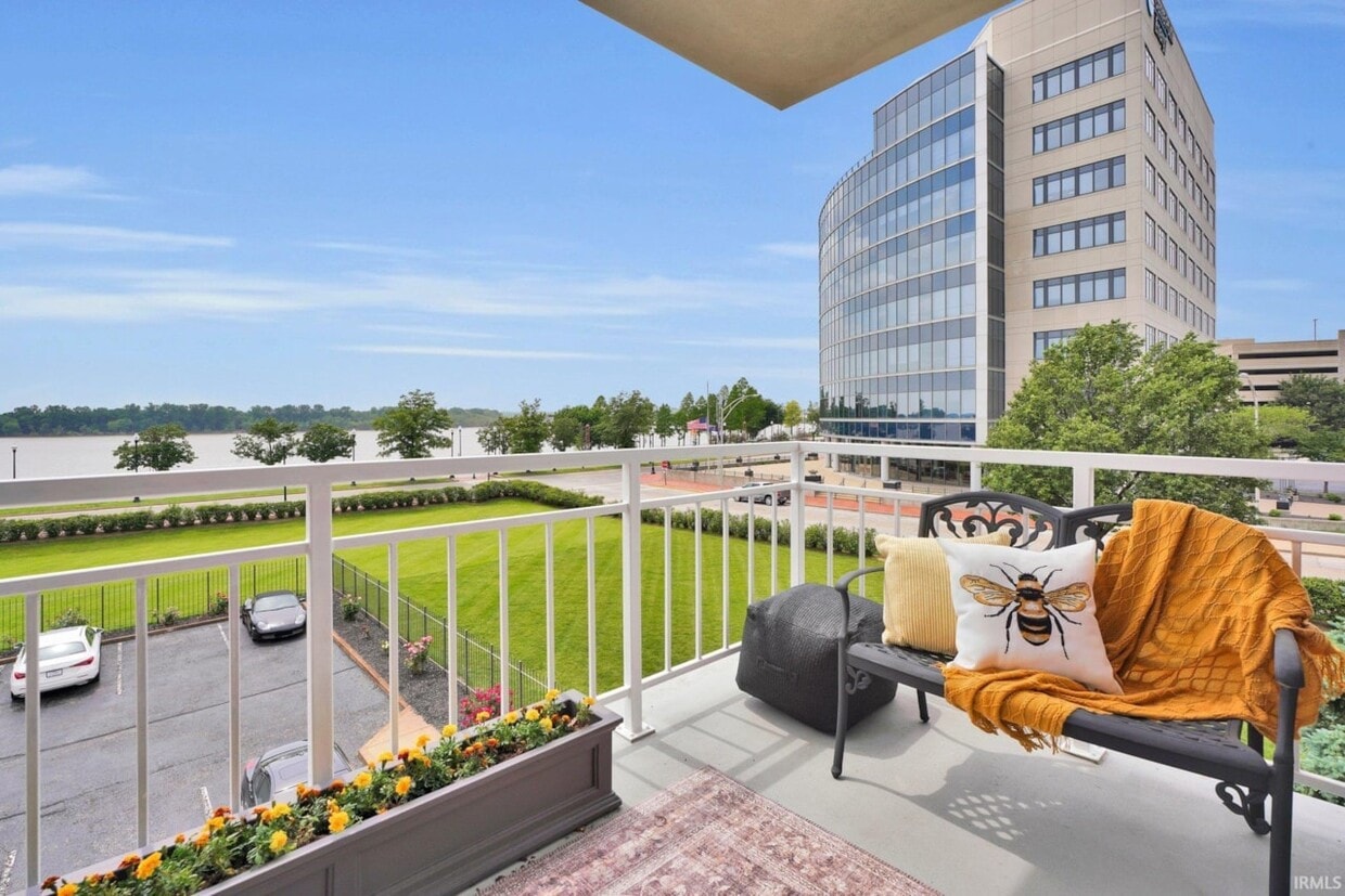 Foto principal - 100 NW 1st St
