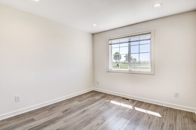 Foto del edificio - 3 Bedroom Town Home