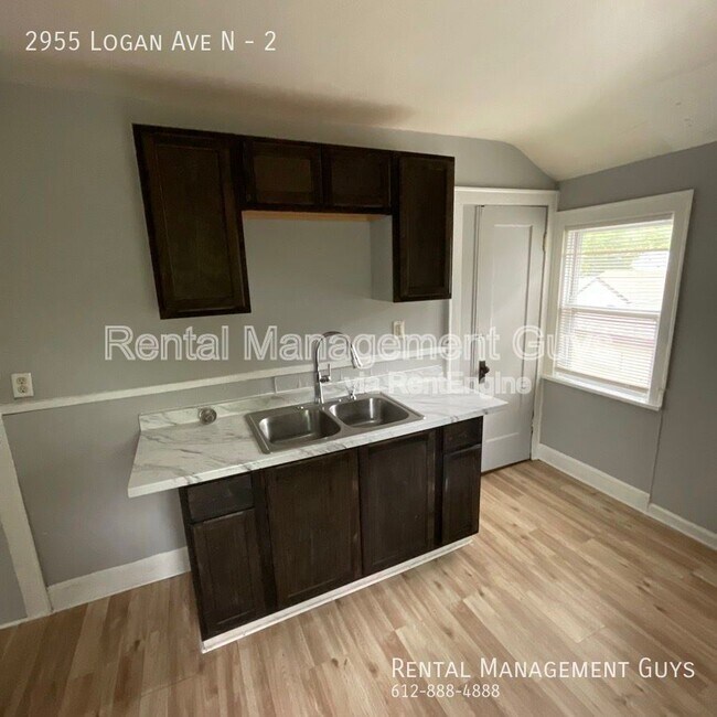 Foto del edificio - 2955 N Logan Ave