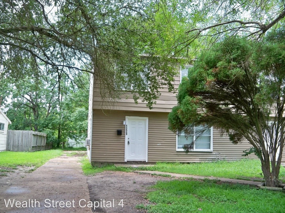 1228 5th Ave N, Texas City, TX 77590 Condo for Rent in Texas City, TX