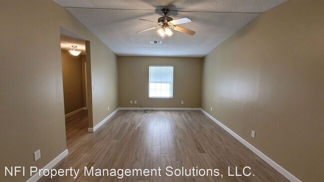Building Photo - 2 br, 1 bath House - 1033 Peakview Drive