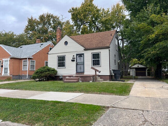 Building Photo - Stunning 3 bed 1 bath eastside Detroit pro...