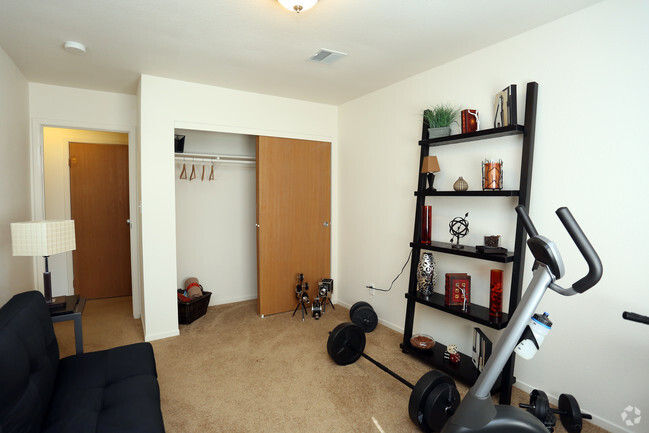 Bedroom - Aberdeen Proving Ground on Post Housing