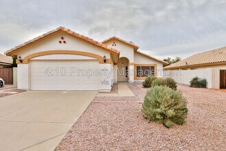 Building Photo - 4230 E Woodland Dr