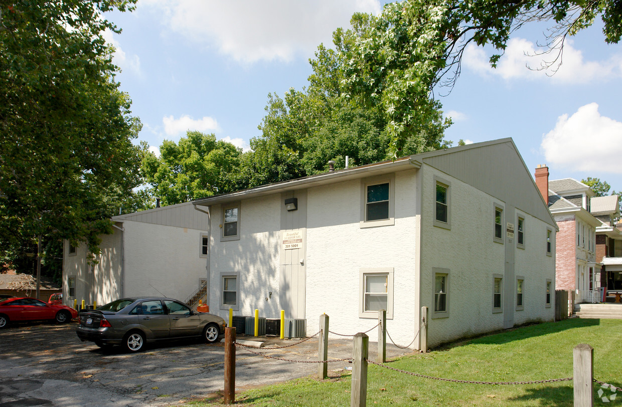 Primary Photo - 253 E 19th Ave