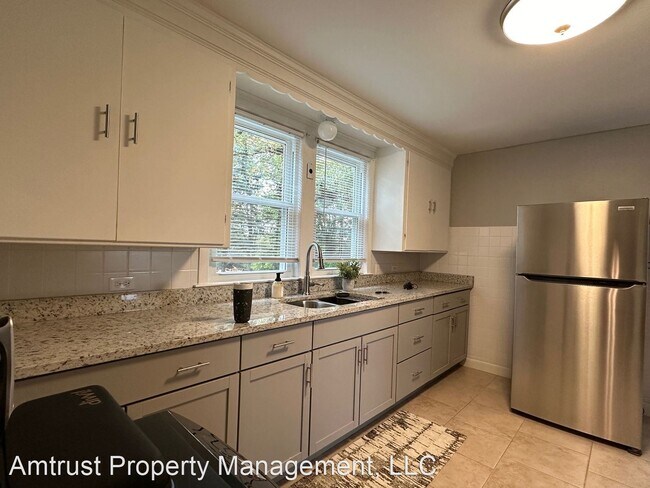Building Photo - 3 br, 1 bath House - 29469 N Fremont Cente...