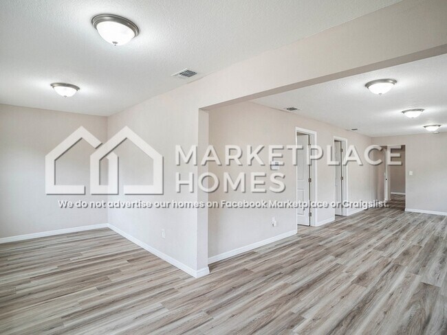 Foto del edificio - 8308 N 12th St