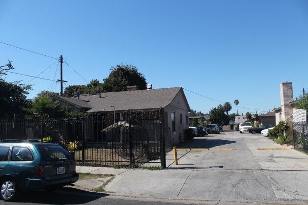 Foto del edificio - 14903-14909 Chadron Ave