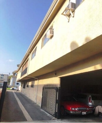 Building Photo - 1432 E Maple St